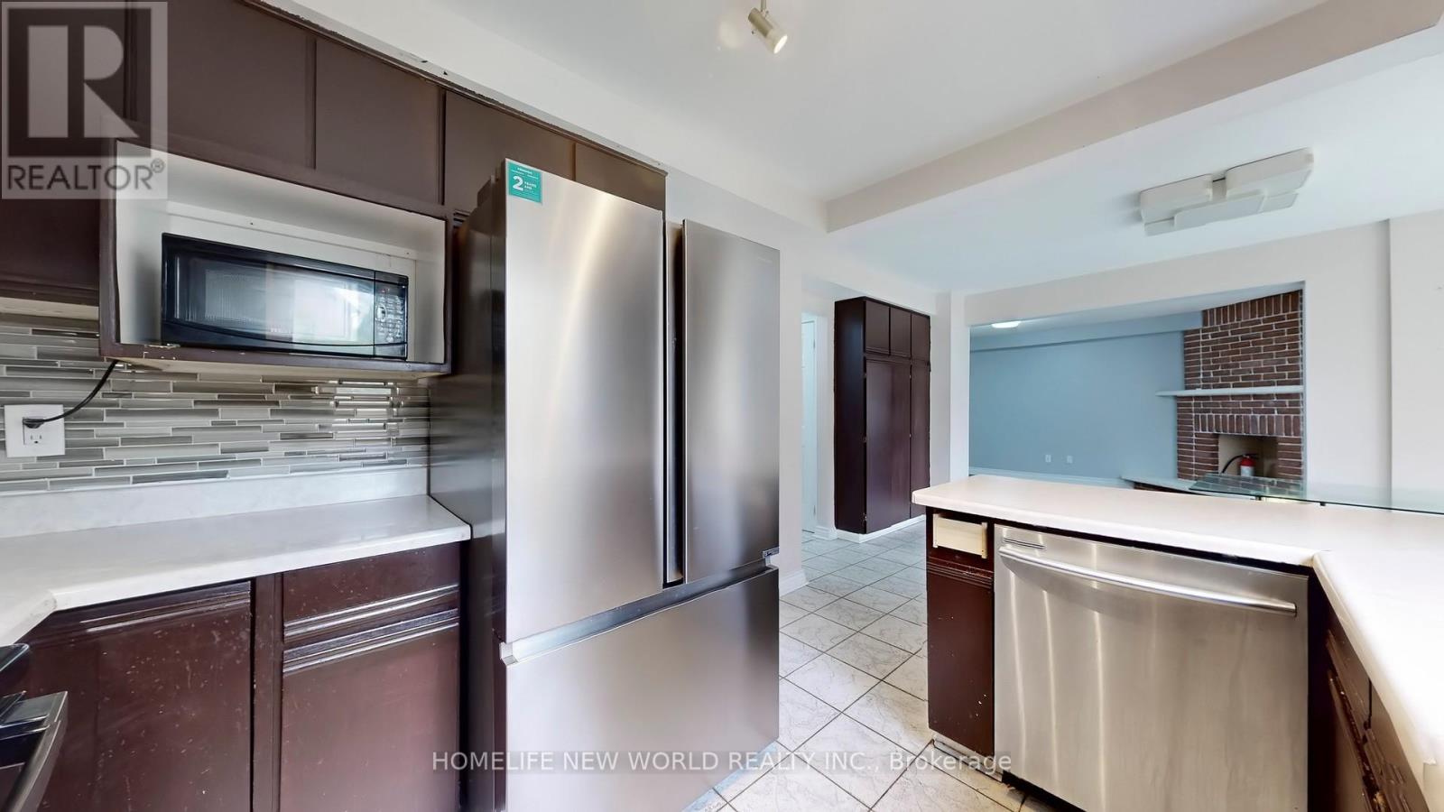 Photo 4 of 572 Nisbet Court, Mississauga ON
