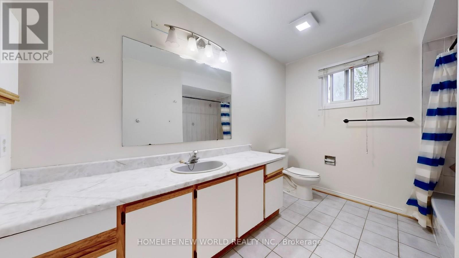 Photo 1 of 572 Nisbet Court, Mississauga ON