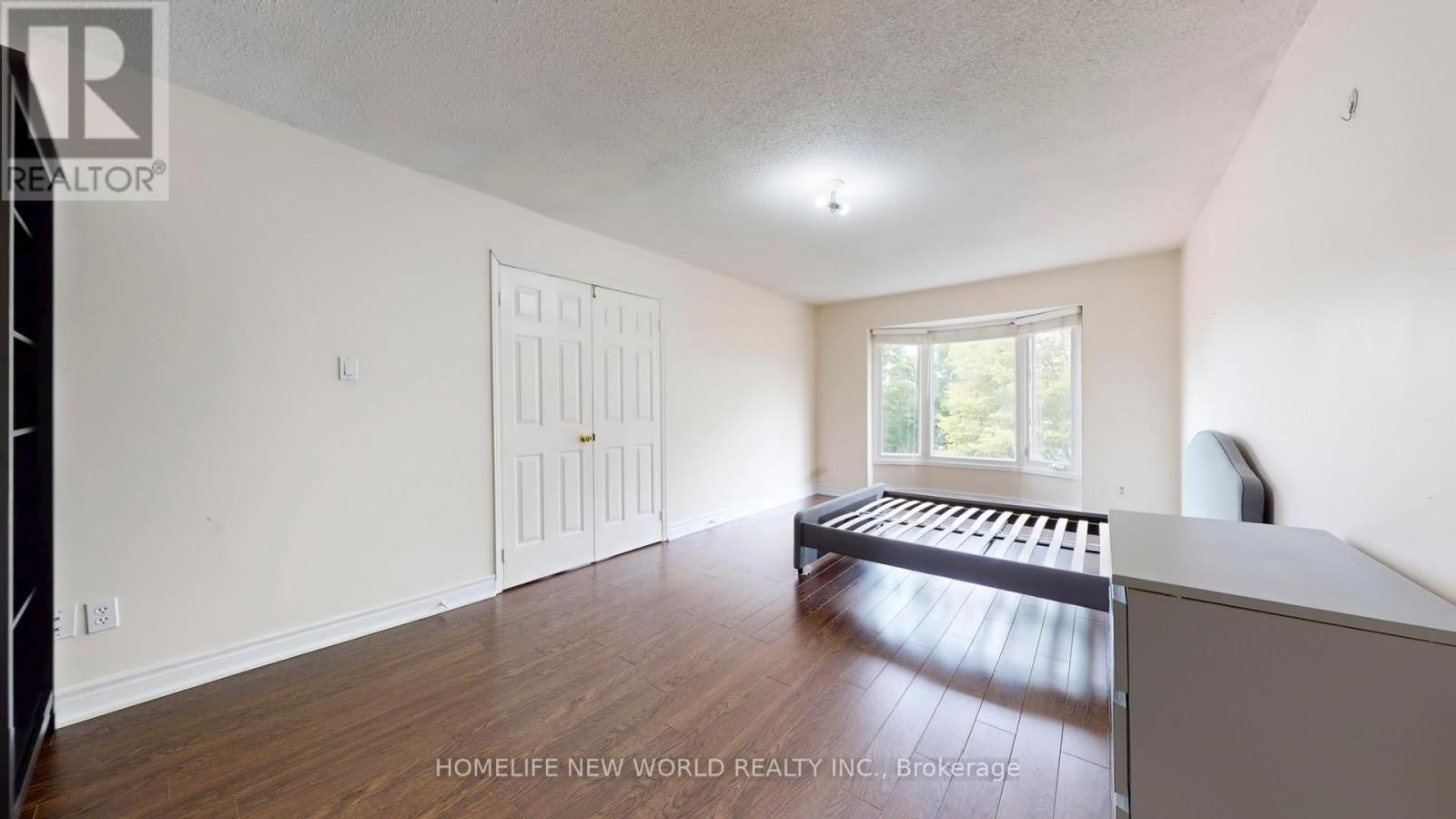 Photo 7 of 572 Nisbet Court, Mississauga ON