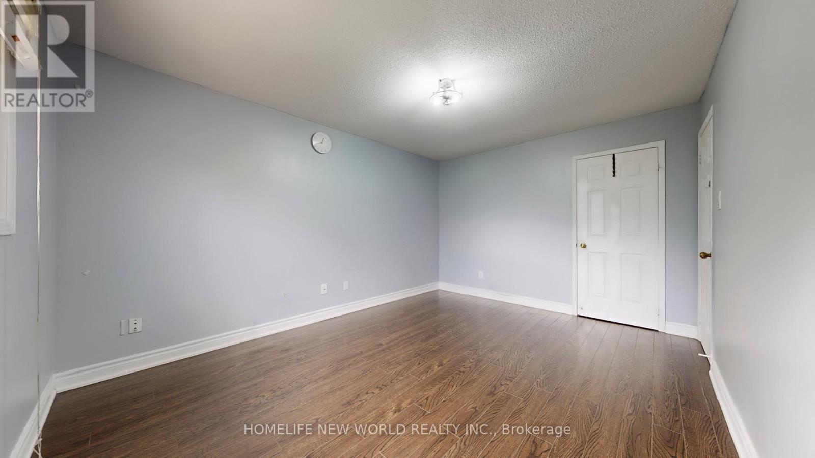 Photo 2 of 572 Nisbet Court, Mississauga ON