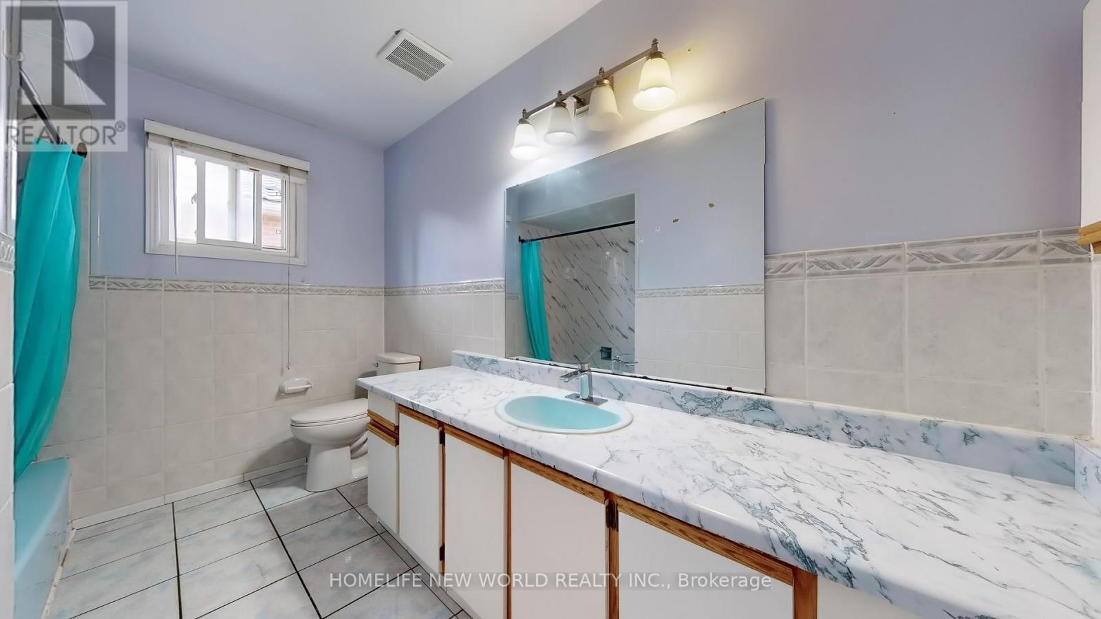 Photo 3 of 572 Nisbet Court, Mississauga ON