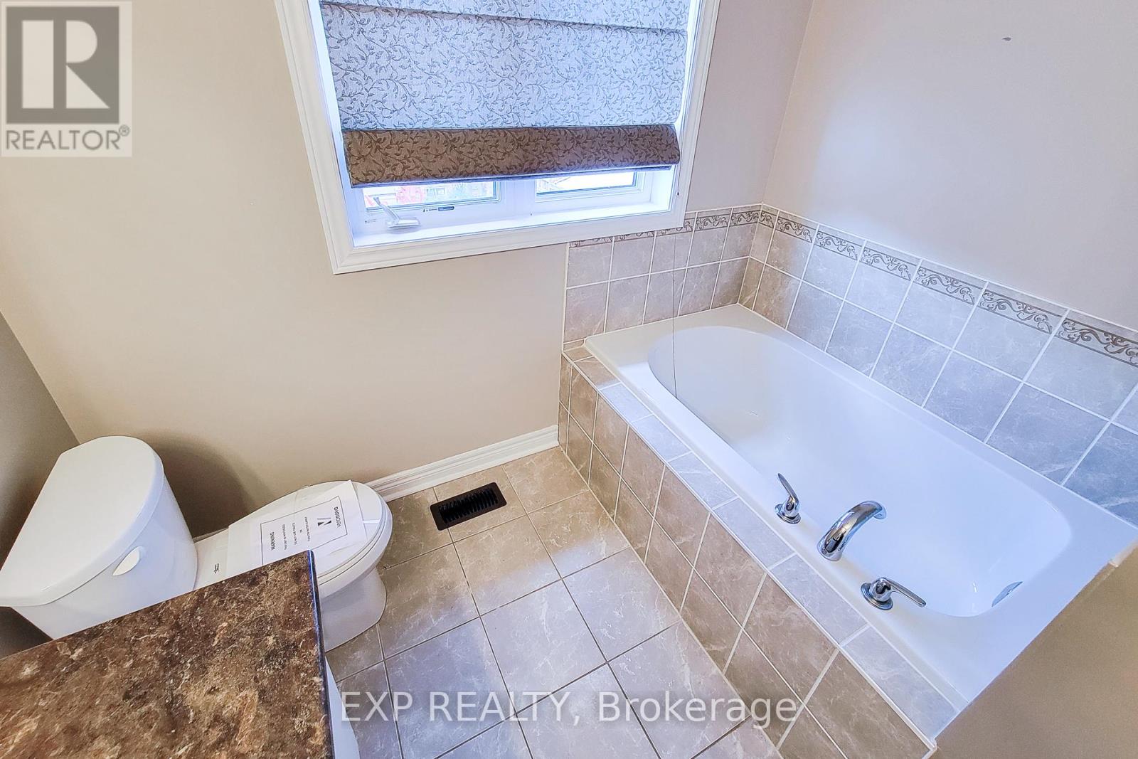 Photo 27 of 113 Keith Crescent, Niagaraonthelake ON