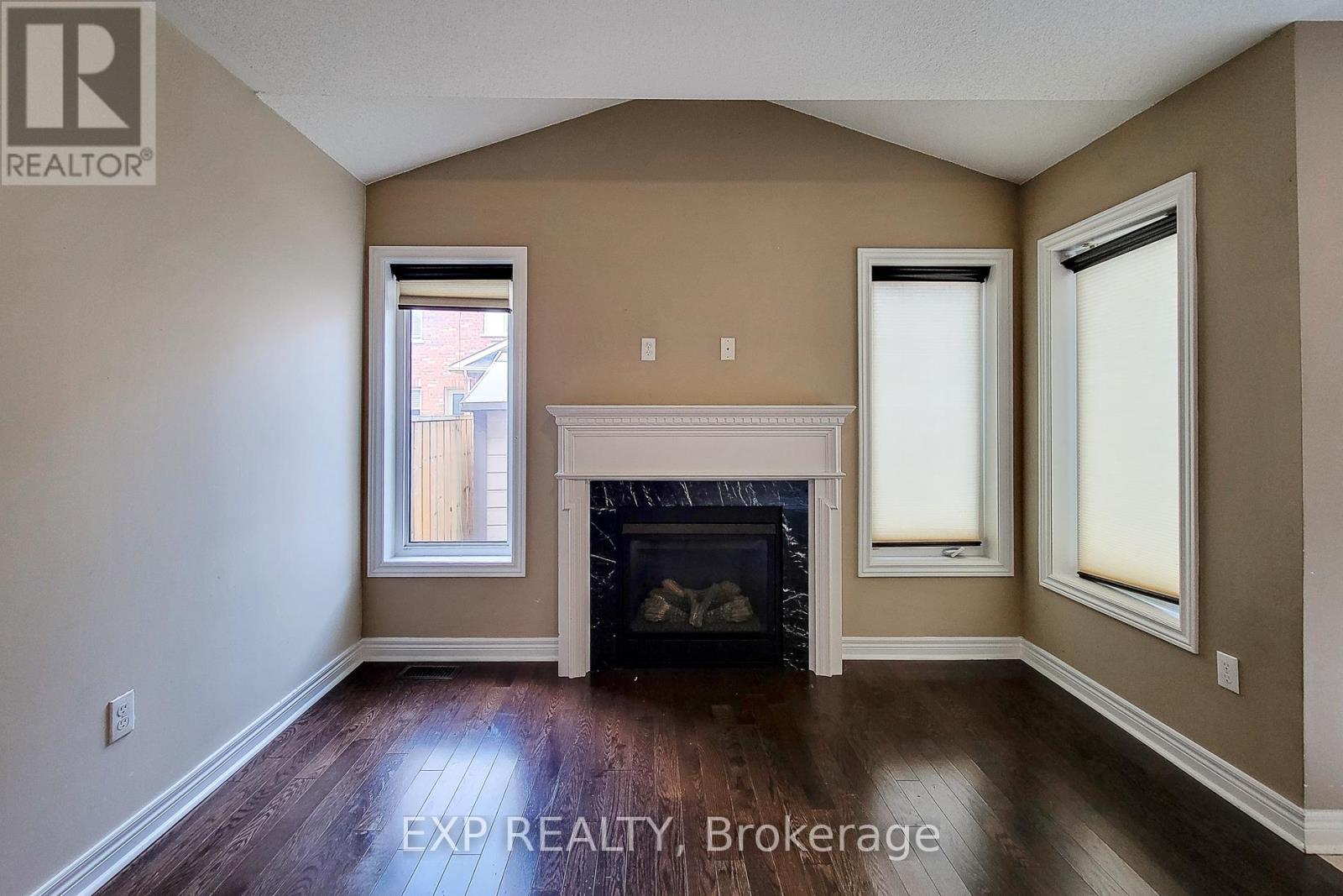 Photo 3 of 113 Keith Crescent, Niagaraonthelake ON