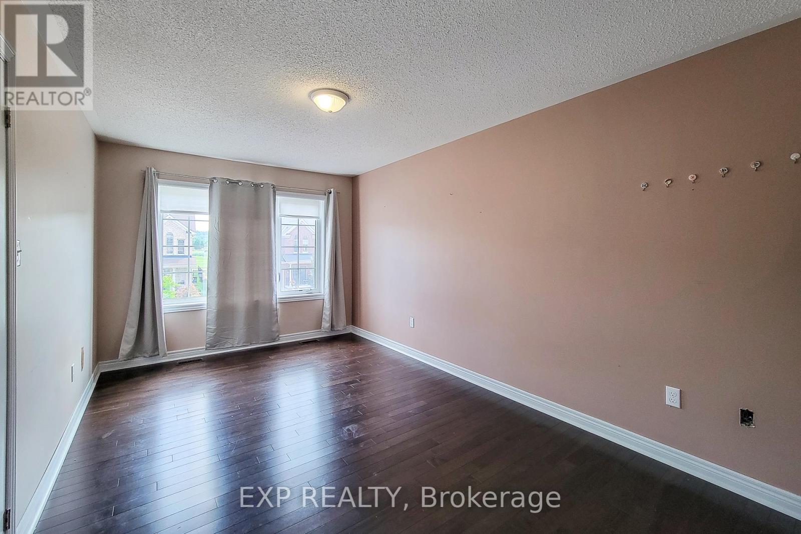 Photo 42 of 113 Keith Crescent, Niagaraonthelake ON