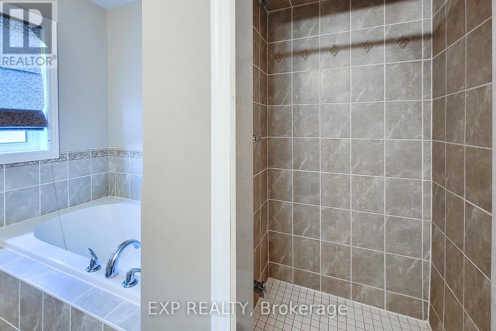 Photo 11 of 113 Keith Crescent, Niagaraonthelake ON