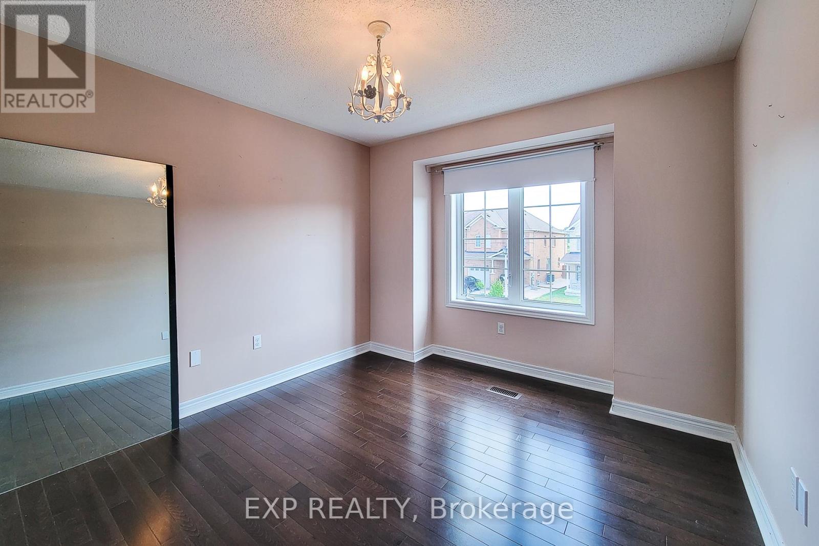 Photo 6 of 113 Keith Crescent, Niagaraonthelake ON