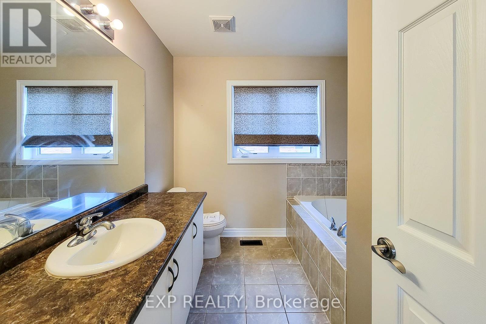 Photo 16 of 113 Keith Crescent, Niagaraonthelake ON