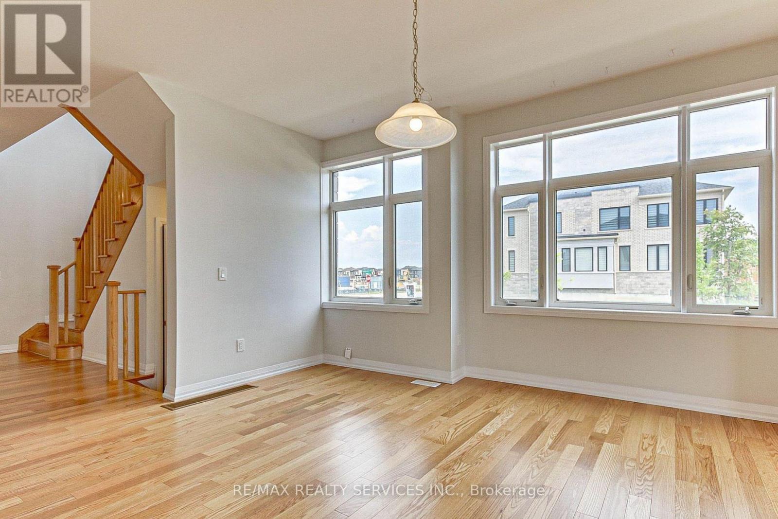 Photo 7 of 920 Sobeski Avenue, Woodstock ON