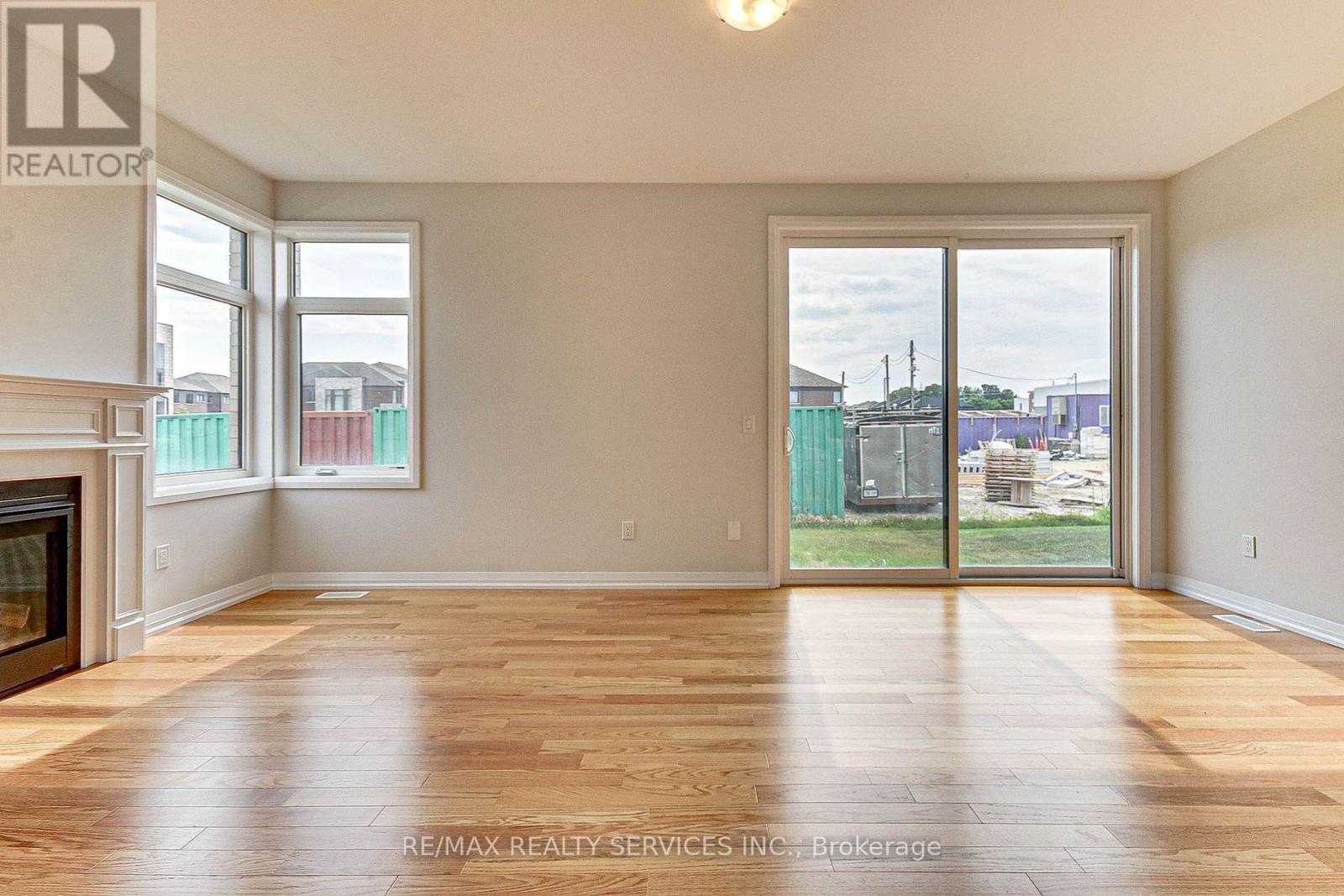 Photo 11 of 920 Sobeski Avenue, Woodstock ON