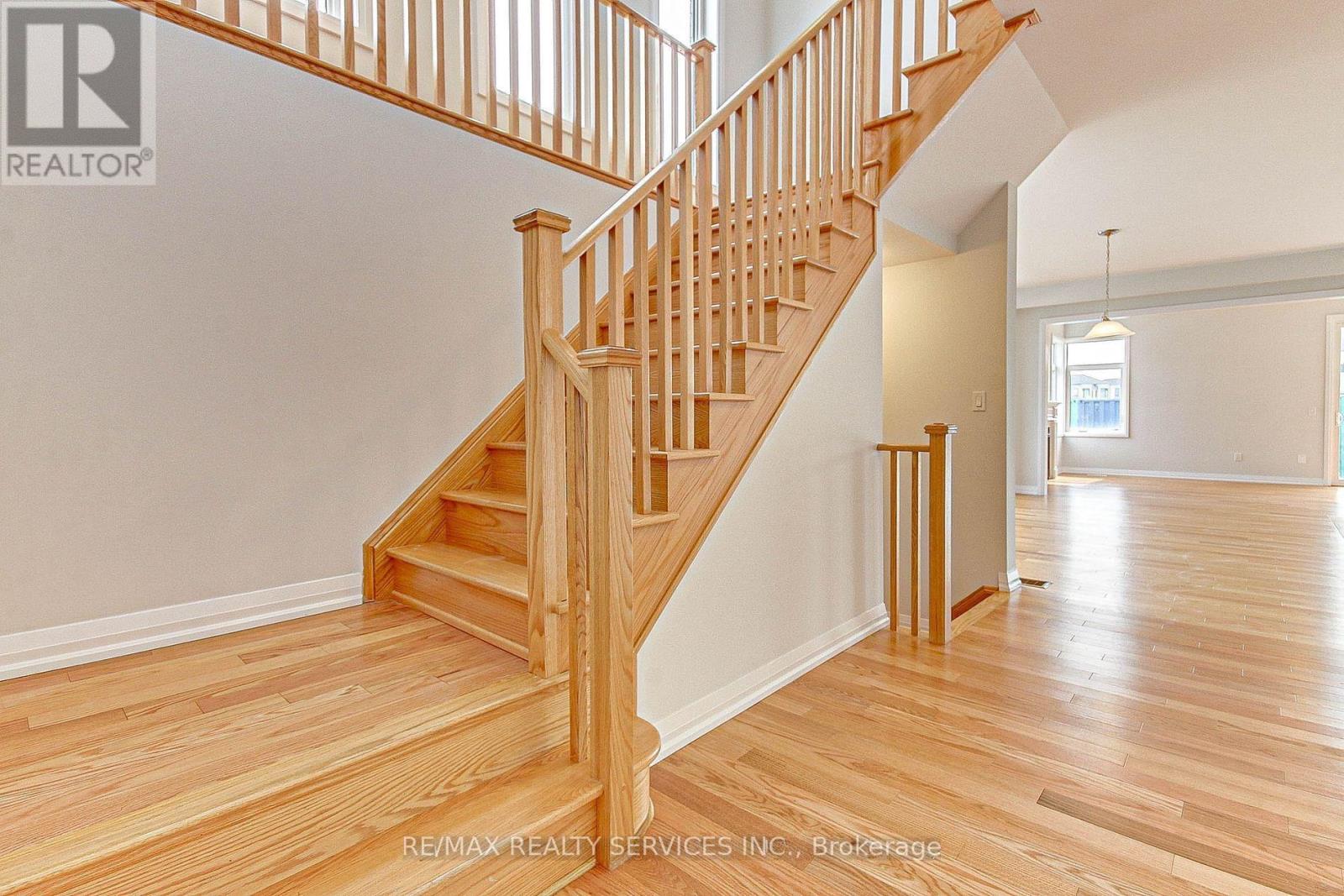 Photo 3 of 920 Sobeski Avenue, Woodstock ON