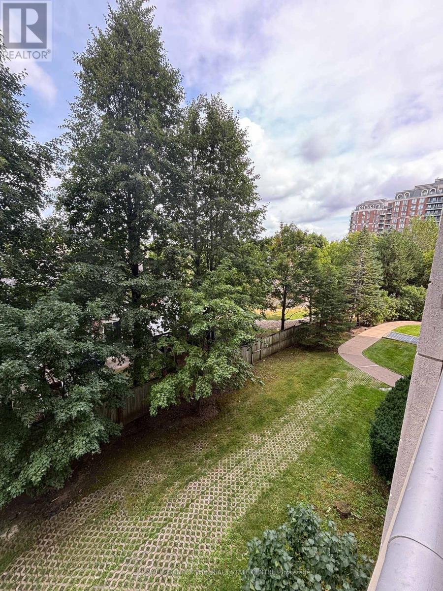 Photo 22 of 301 29 Northern Hts Drive, Richmond Hill ON