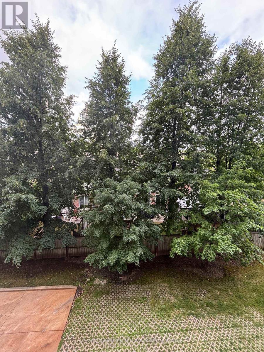 Photo 26 of 301 29 Northern Hts Drive, Richmond Hill ON