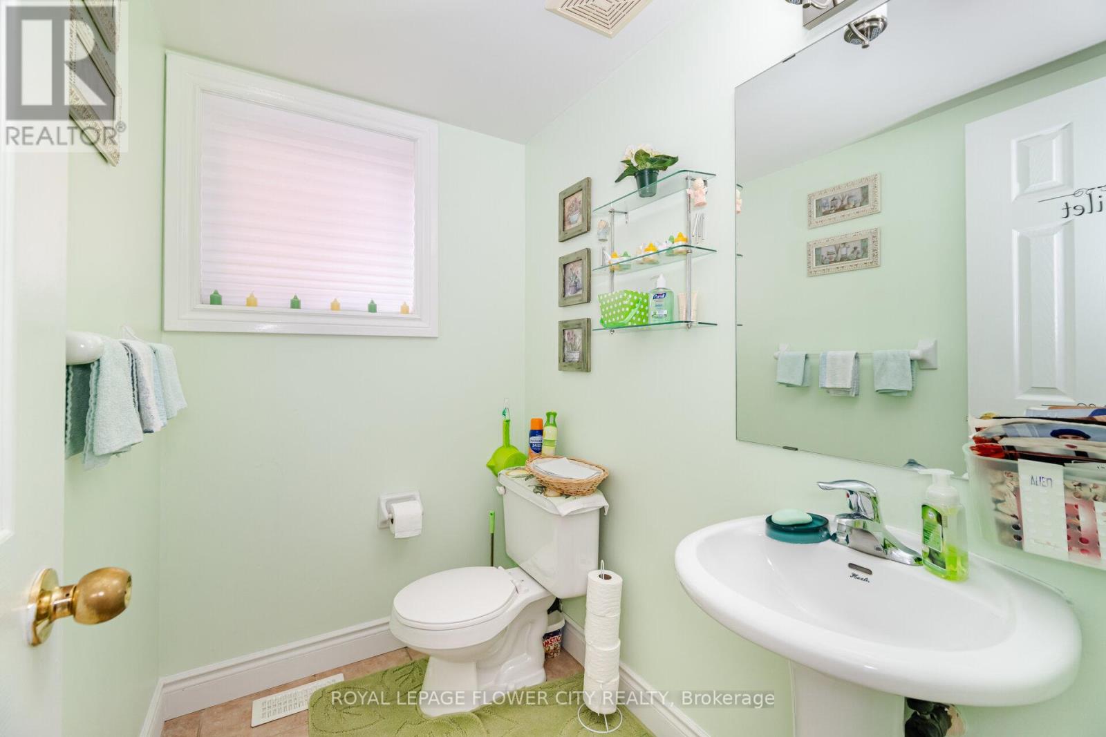 Photo 16 of 3040 Bentley Drive, Mississauga ON