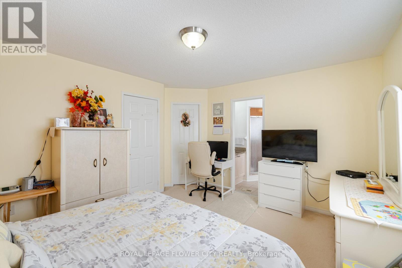 Photo 21 of 3040 Bentley Drive, Mississauga ON