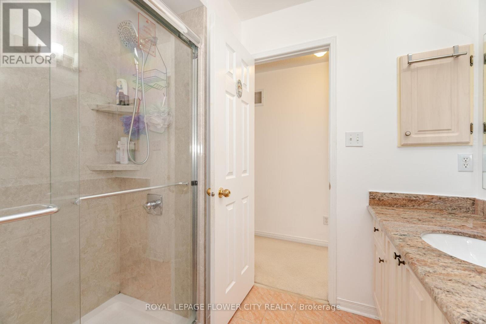 Photo 30 of 3040 Bentley Drive, Mississauga ON