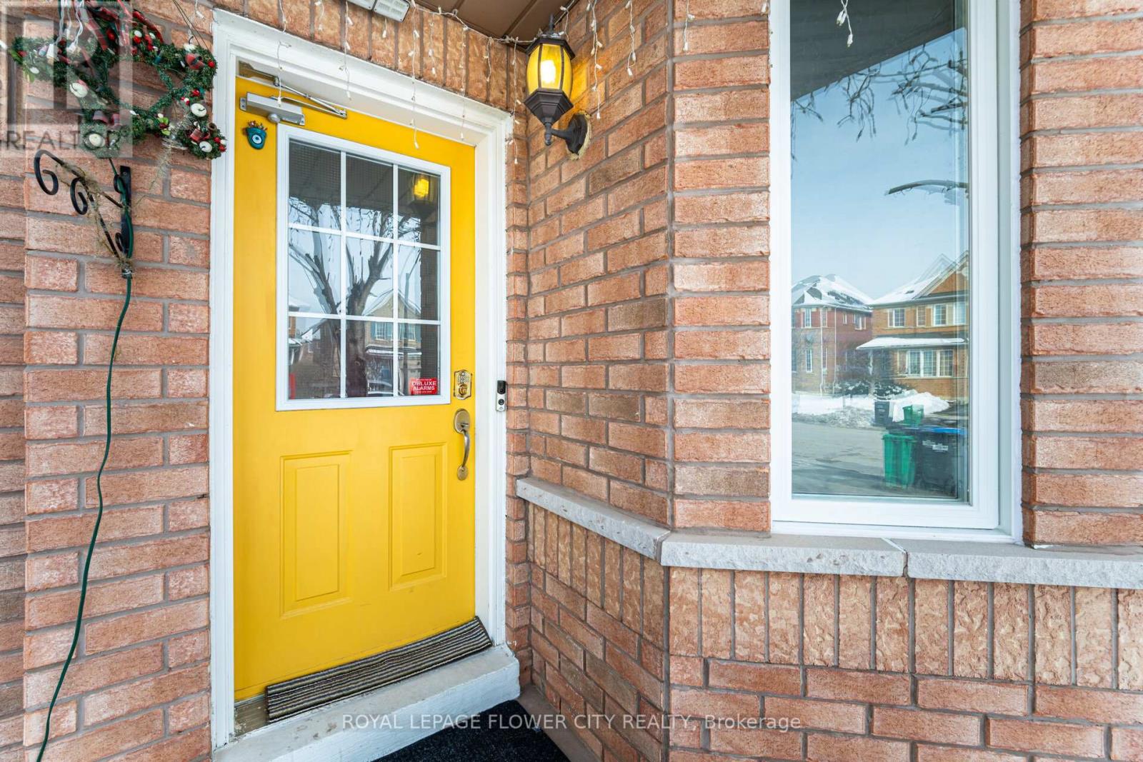 Photo 4 of 3040 Bentley Drive, Mississauga ON