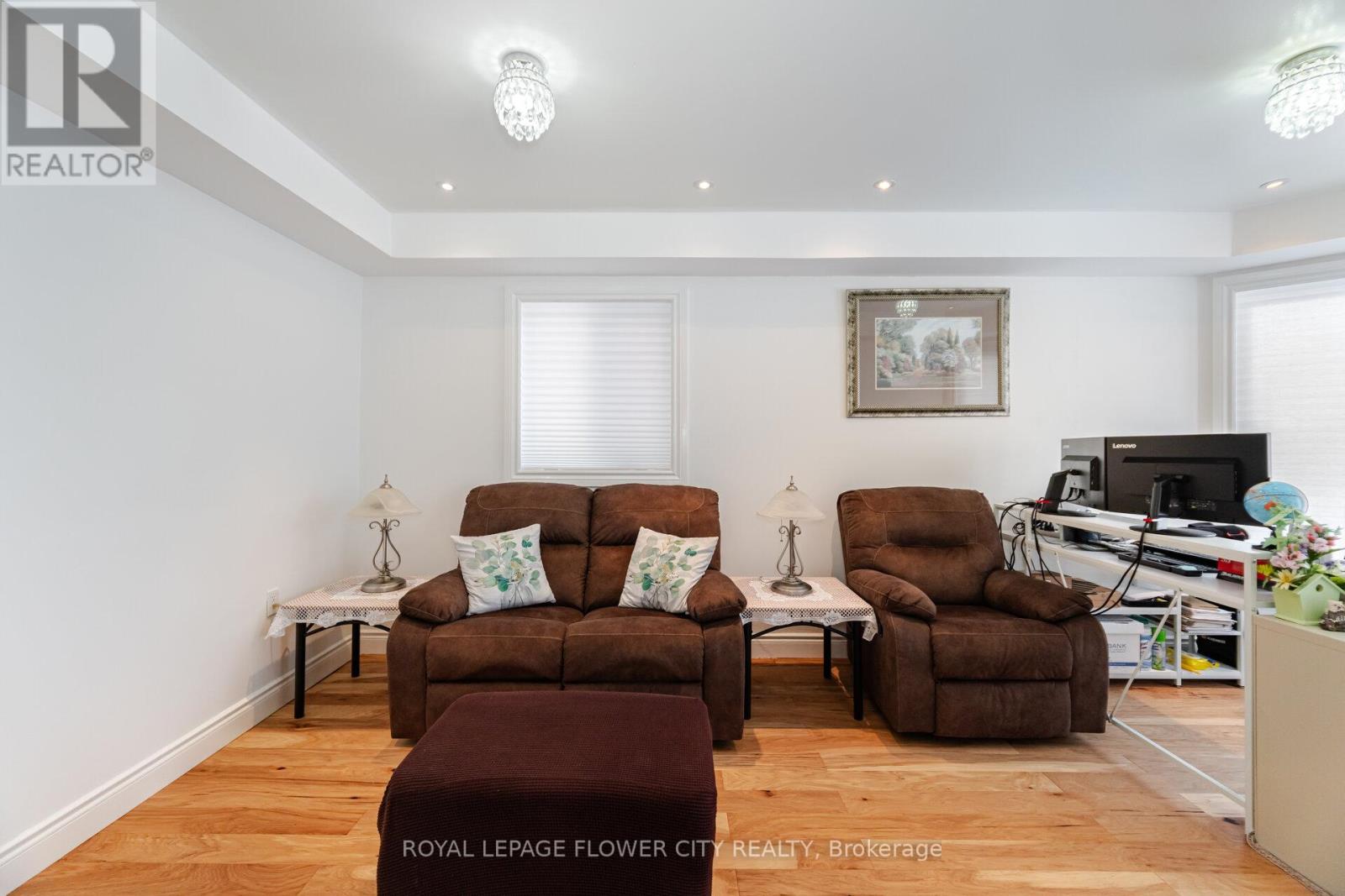 Photo 7 of 3040 Bentley Drive, Mississauga ON