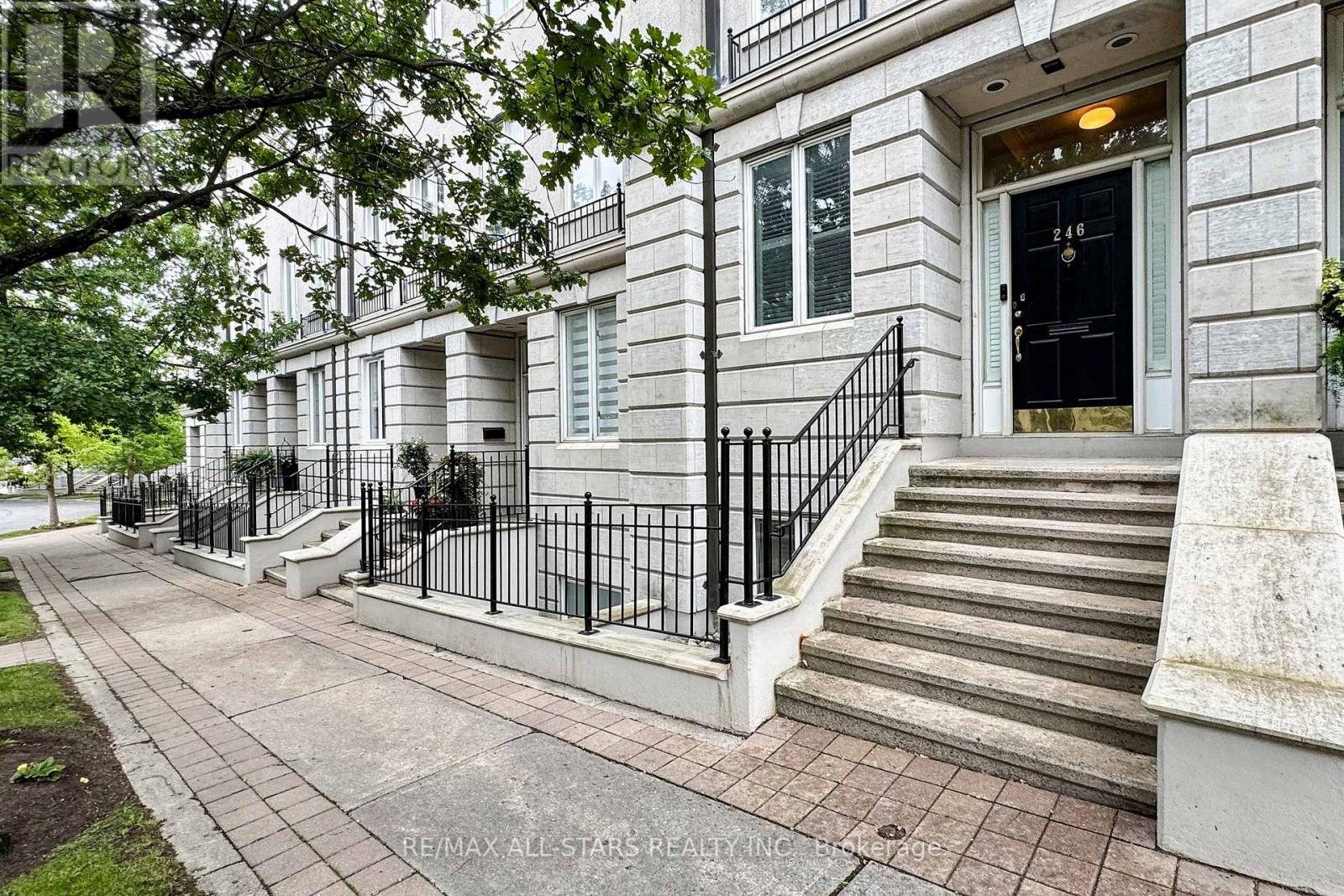Photo 3 of 246 Walmer Road, Toronto ON