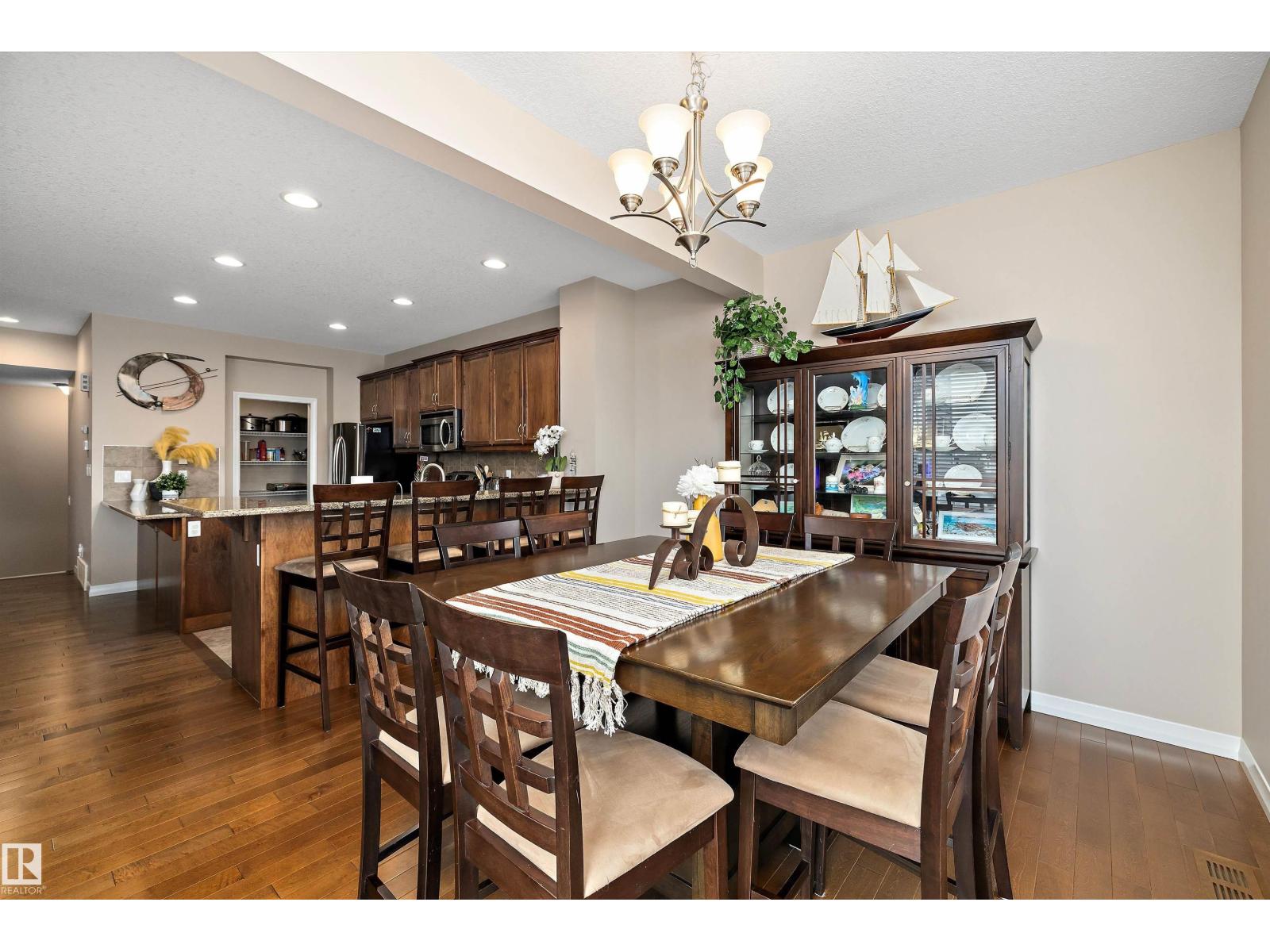 Photo 11 of 16861 58 A St Nw, Edmonton AB
