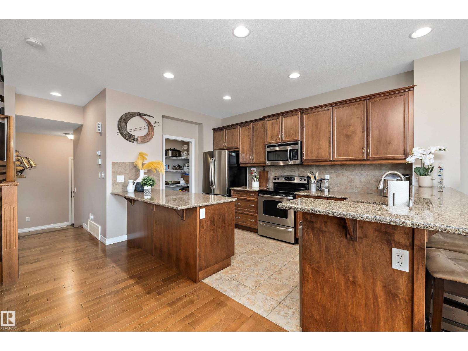 Photo 13 of 16861 58 A St Nw, Edmonton AB