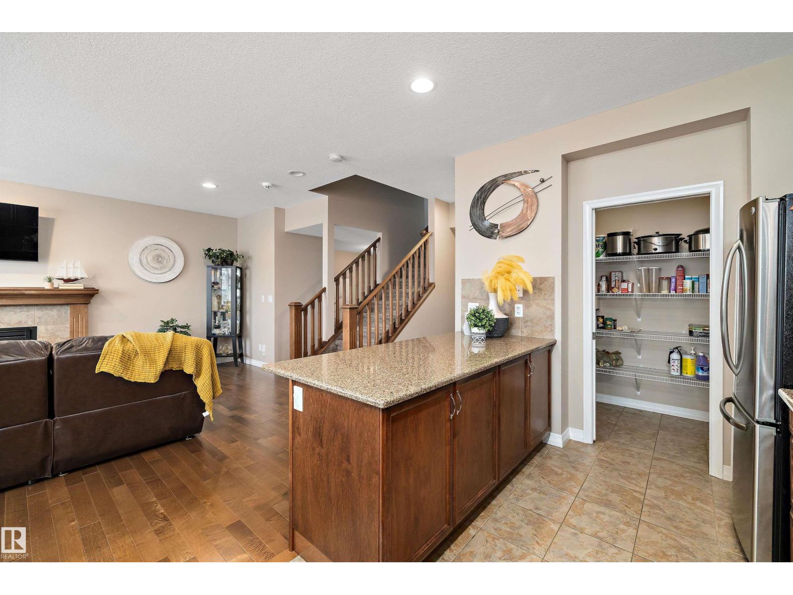 Photo 15 of 16861 58 A St Nw, Edmonton AB