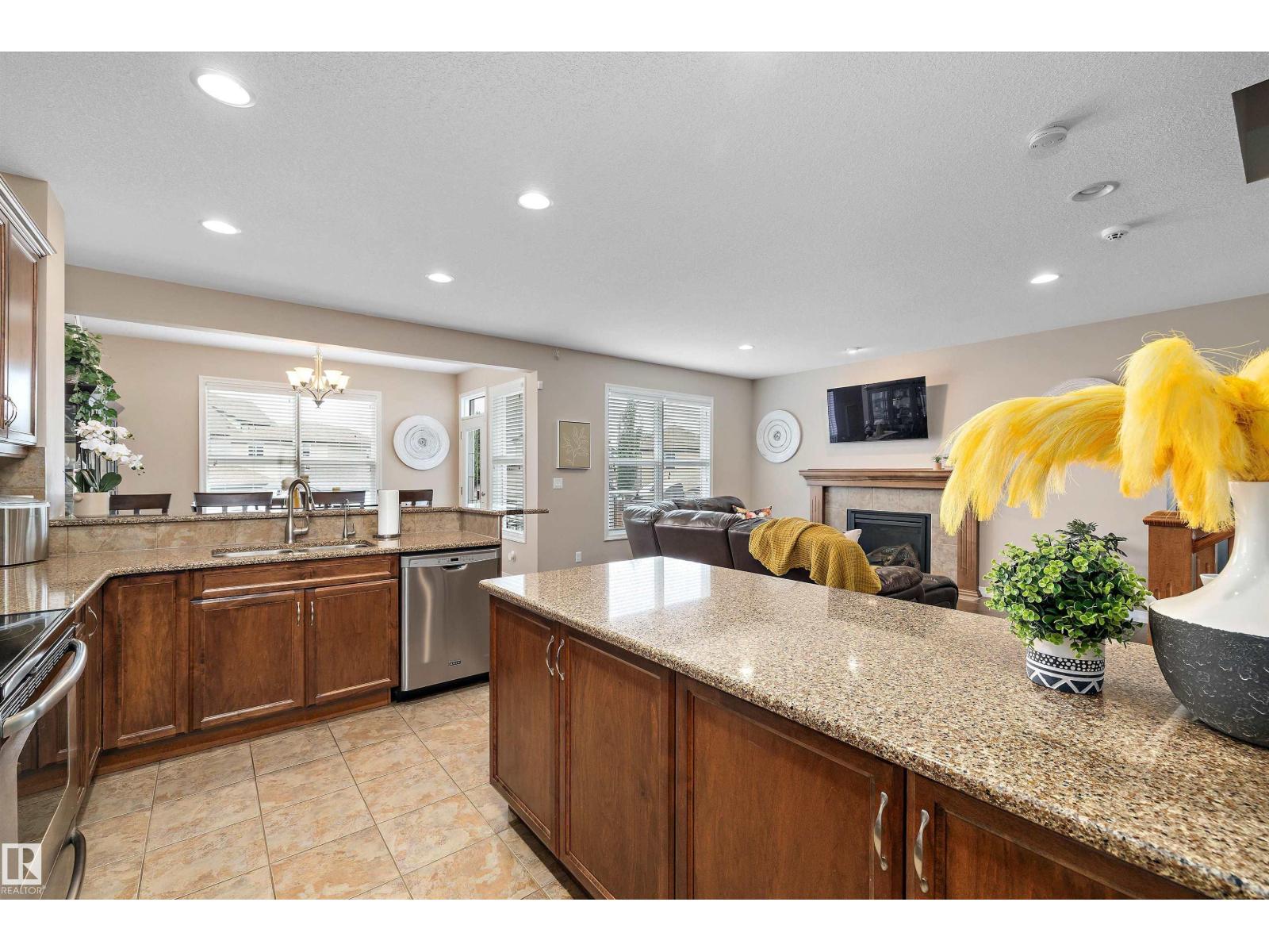 Photo 16 of 16861 58 A St Nw, Edmonton AB