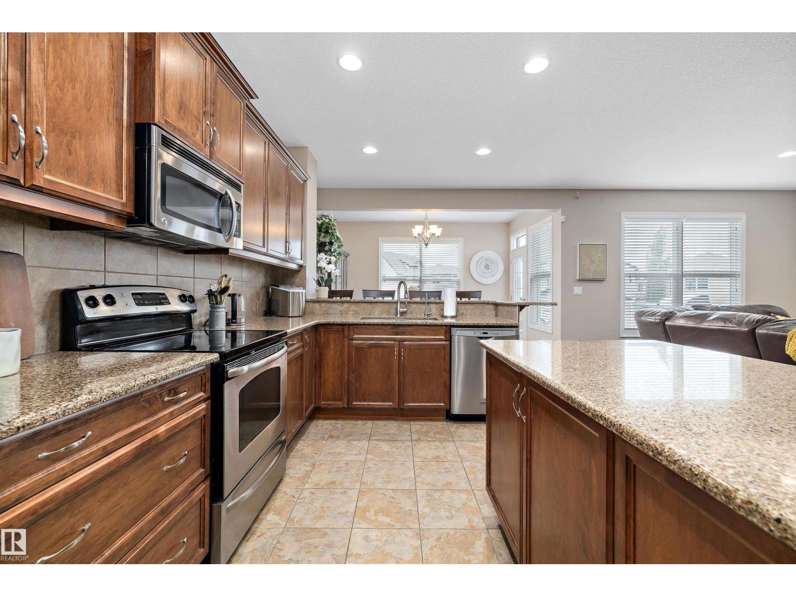 Photo 17 of 16861 58 A St Nw, Edmonton AB