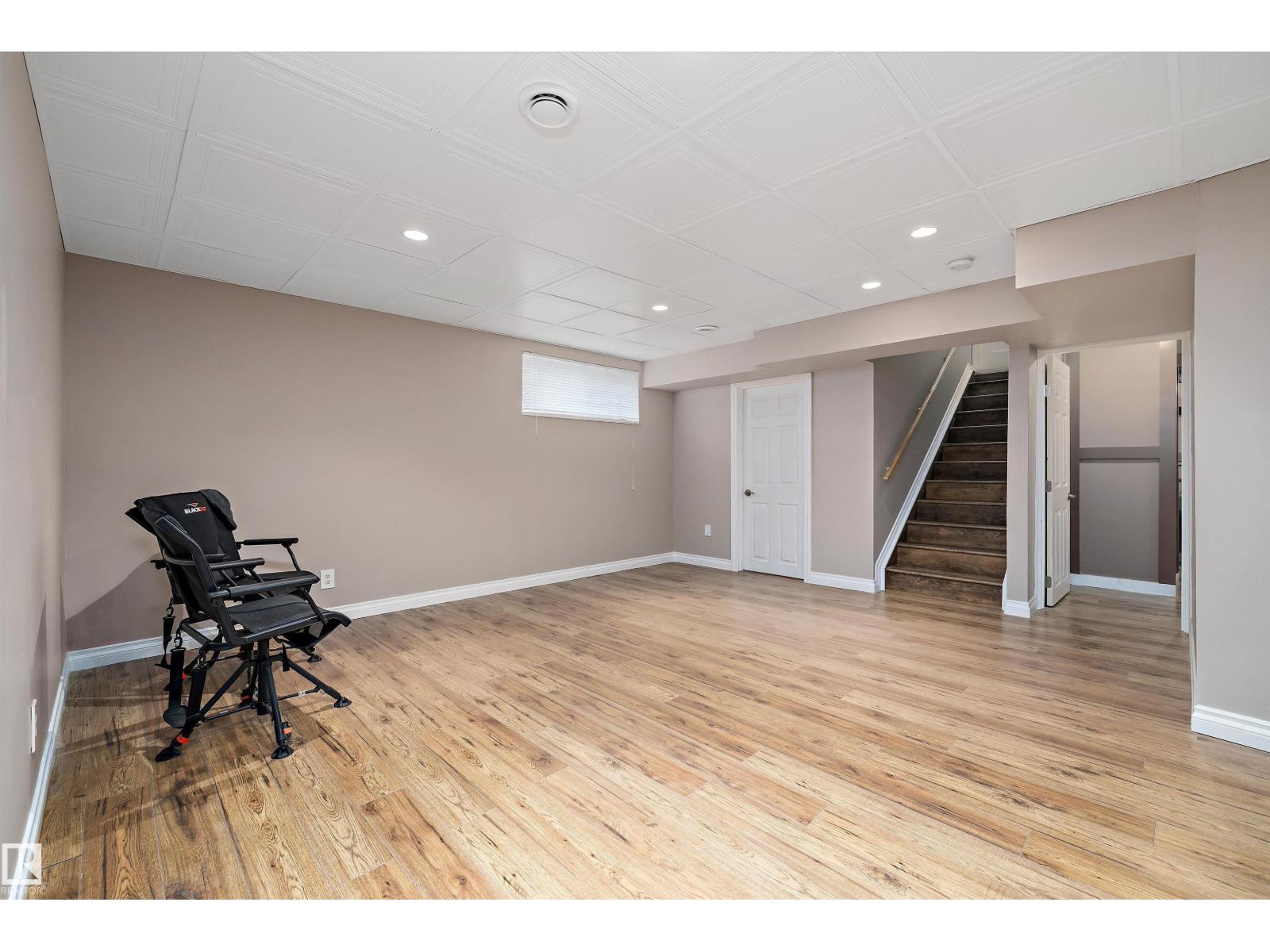 Photo 38 of 16861 58 A St Nw, Edmonton AB