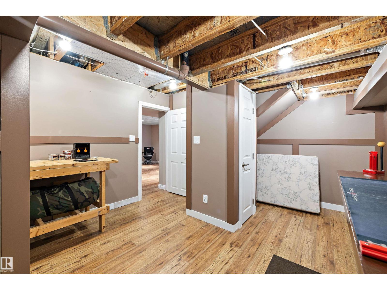 Photo 43 of 16861 58 A St Nw, Edmonton AB