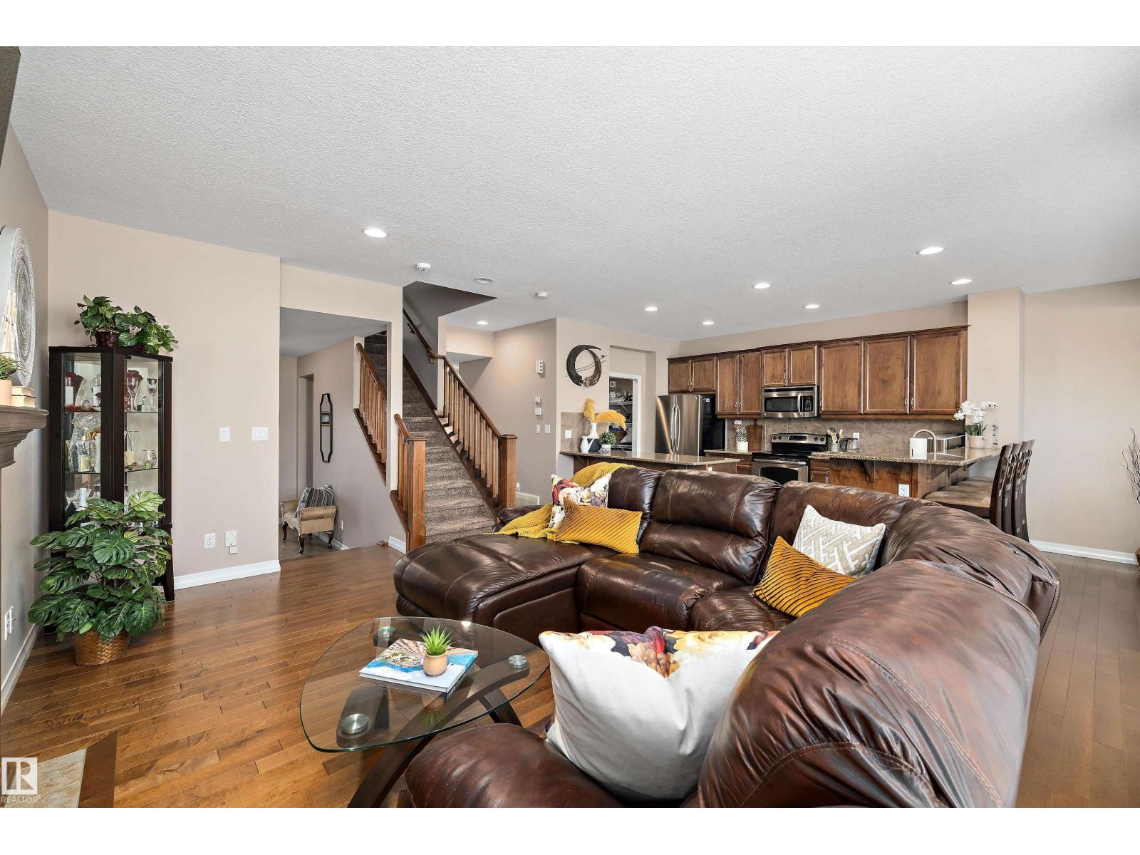 Photo 7 of 16861 58 A St Nw, Edmonton AB