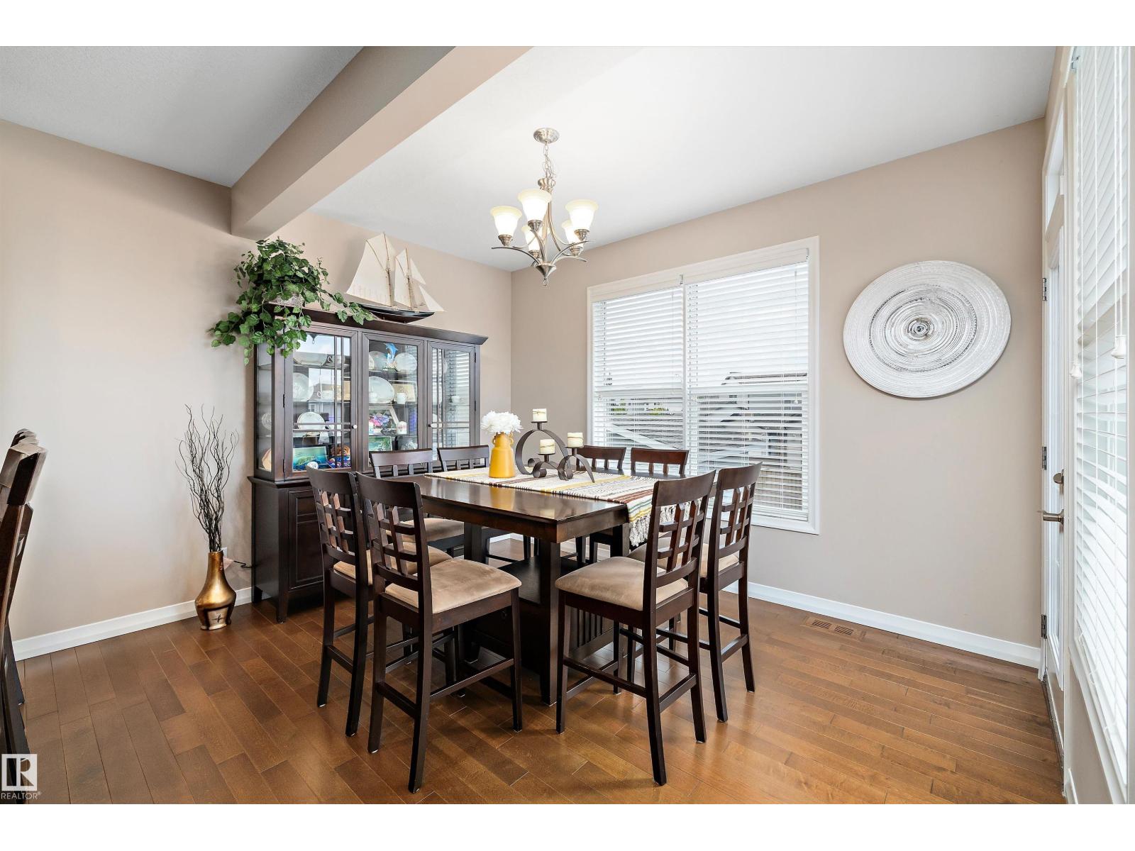 Photo 9 of 16861 58 A St Nw, Edmonton AB