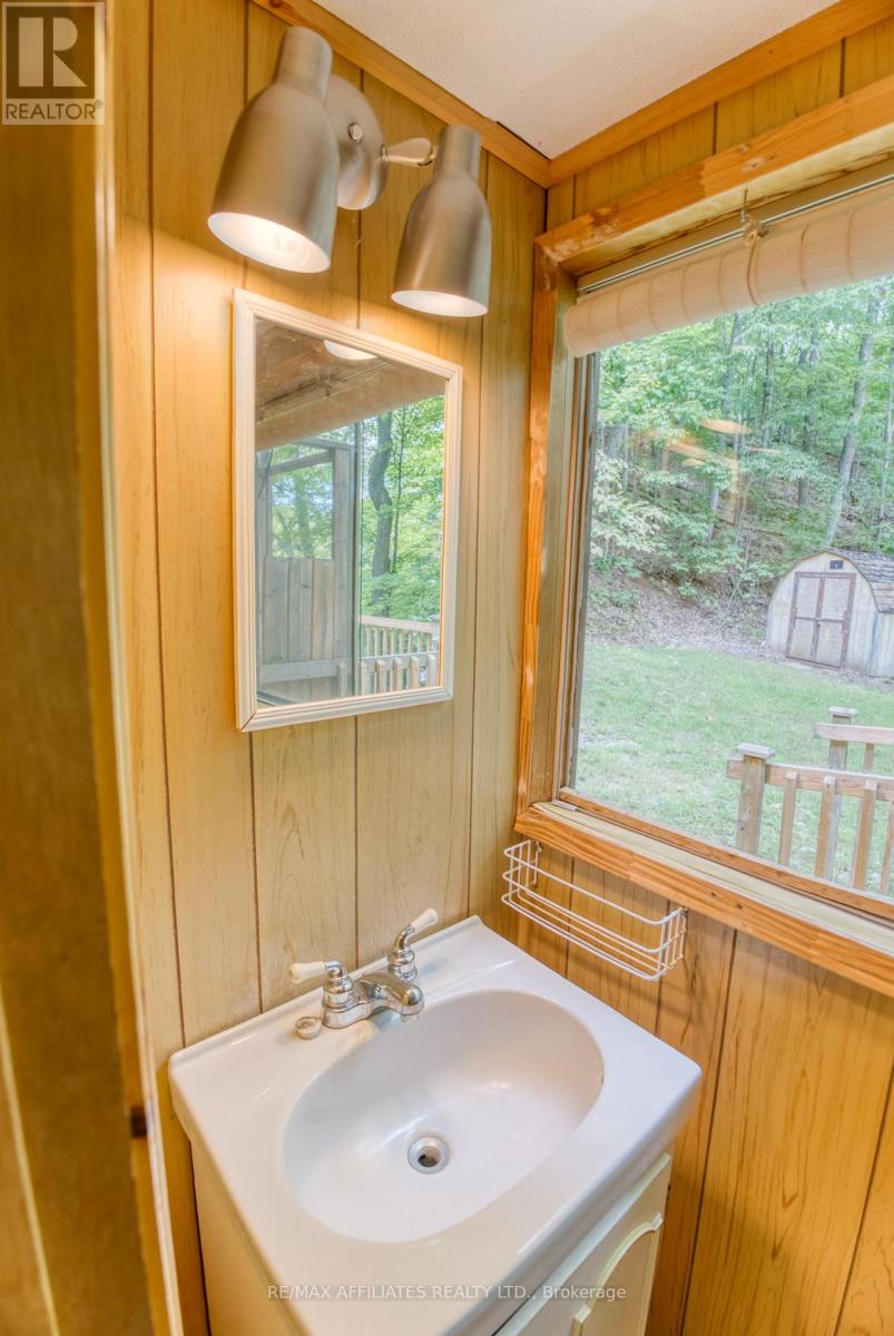 Photo 5 of 75 Demerling Lane S, Frontenac ON