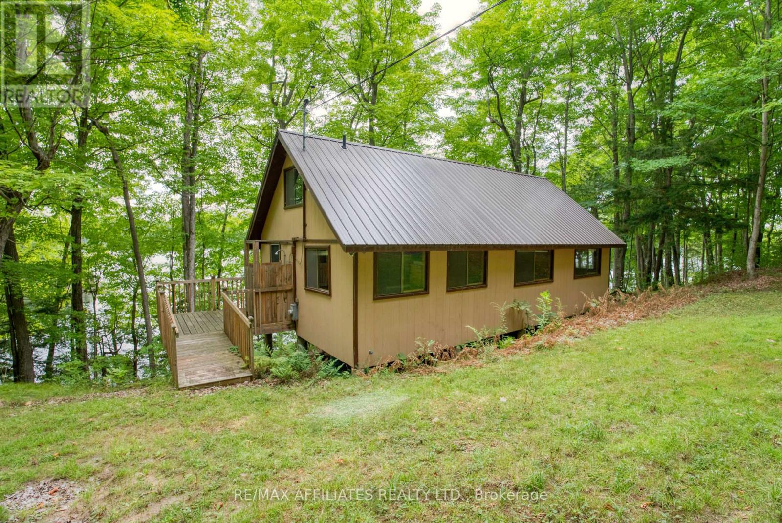 Photo 2 of 75 Demerling Lane S, Frontenac ON