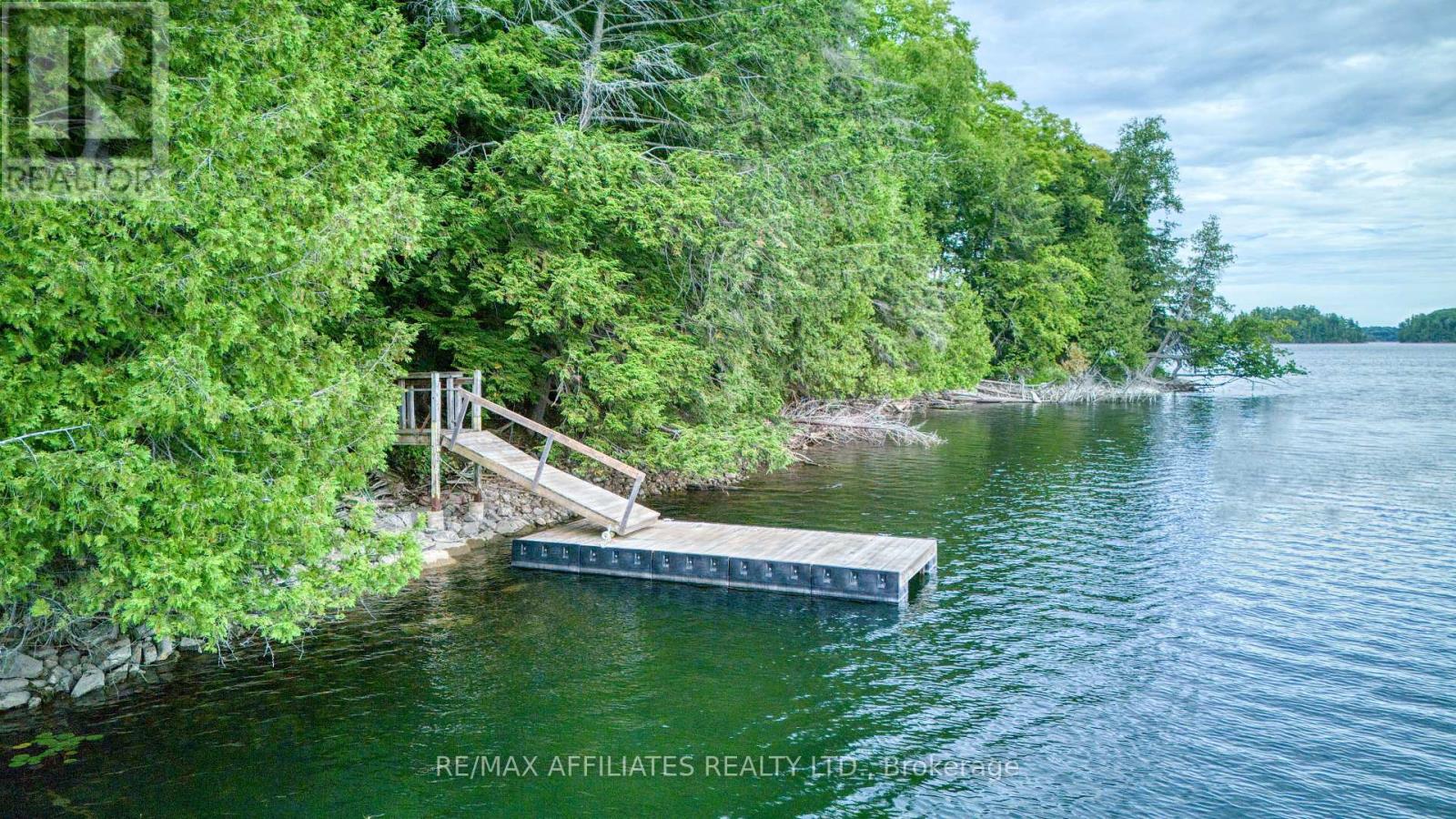 Photo 19 of 75 Demerling Lane S, Frontenac ON