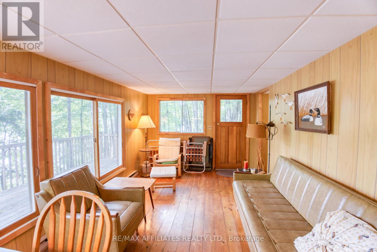 Photo 15 of 75 Demerling Lane S, Frontenac ON