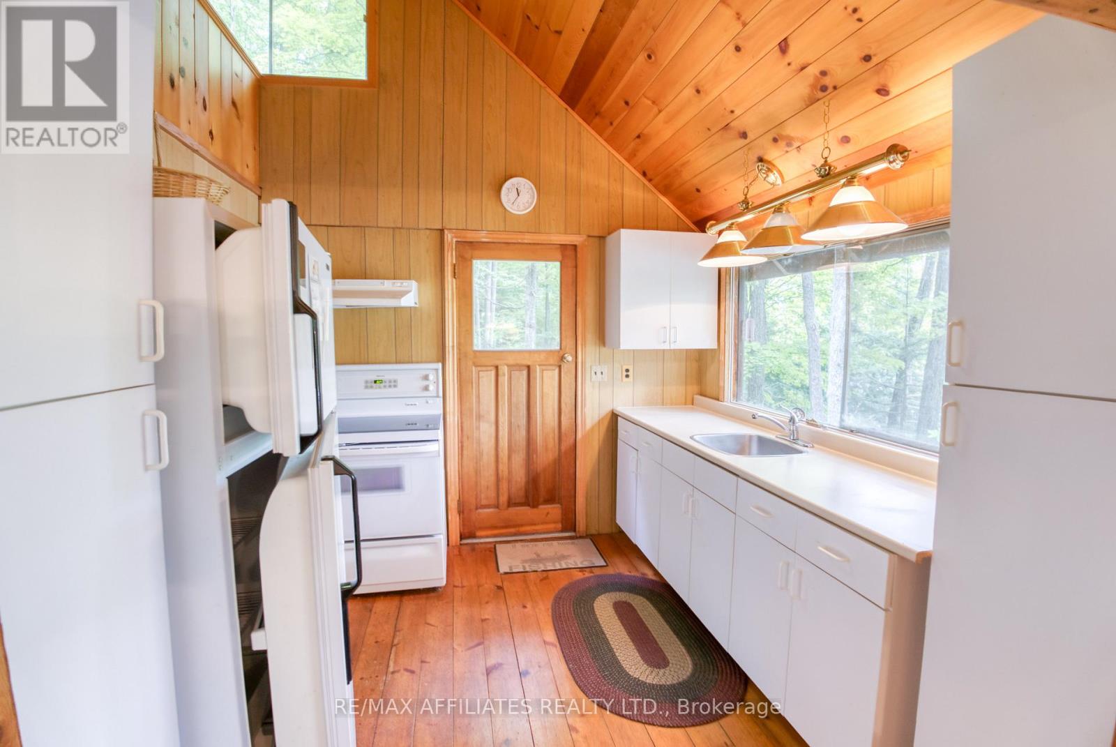 Photo 14 of 75 Demerling Lane S, Frontenac ON