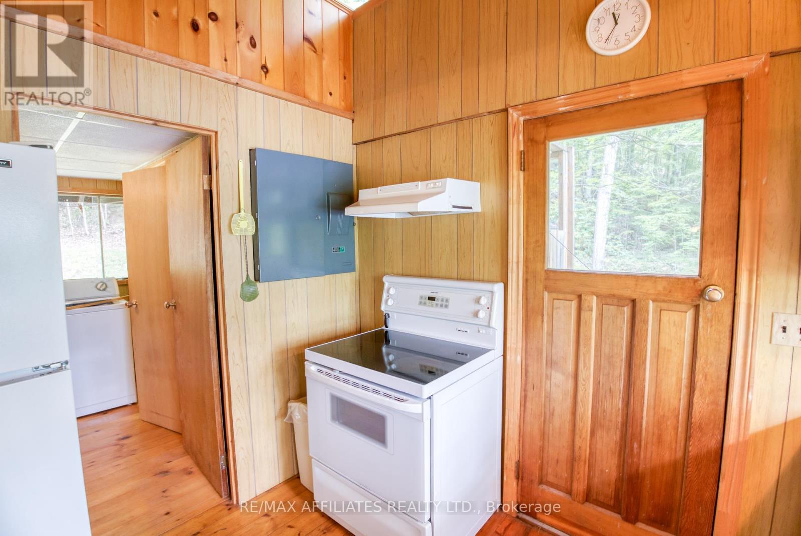 Photo 27 of 75 Demerling Lane S, Frontenac ON