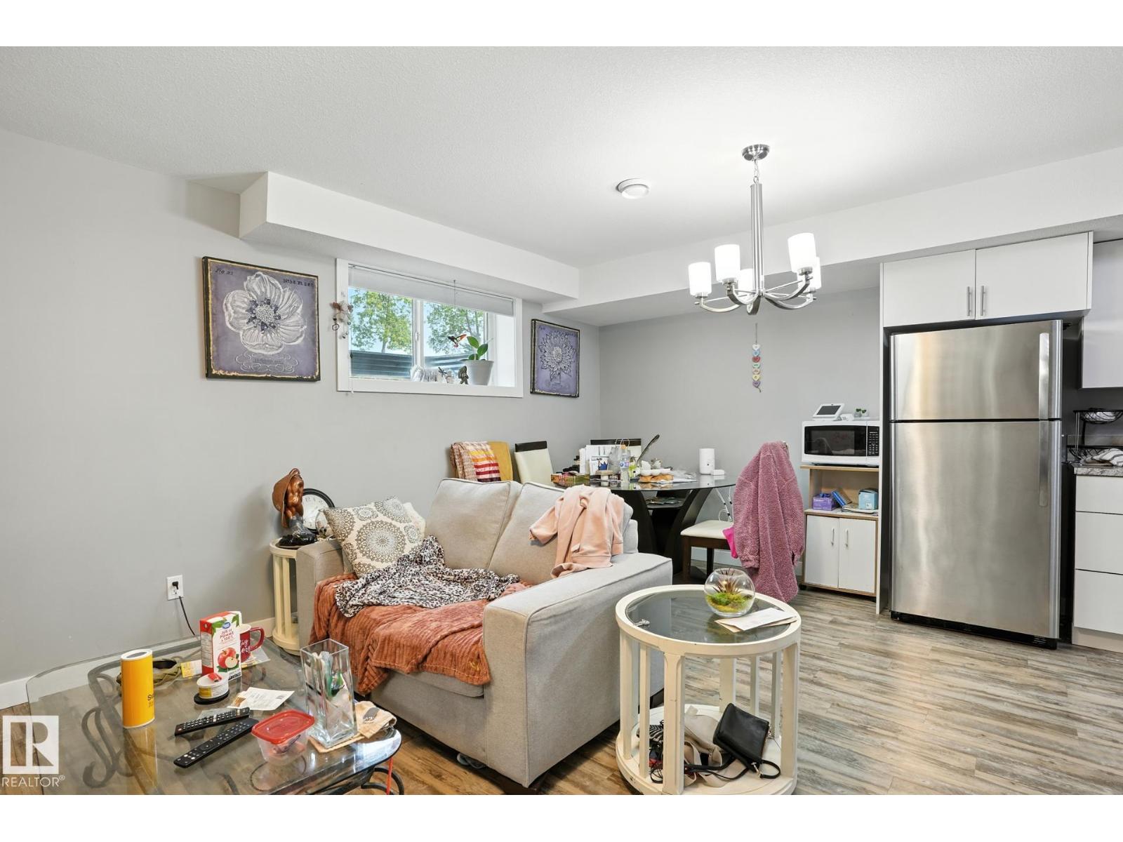 Photo 13 of 10438 154 St Nw, Edmonton AB