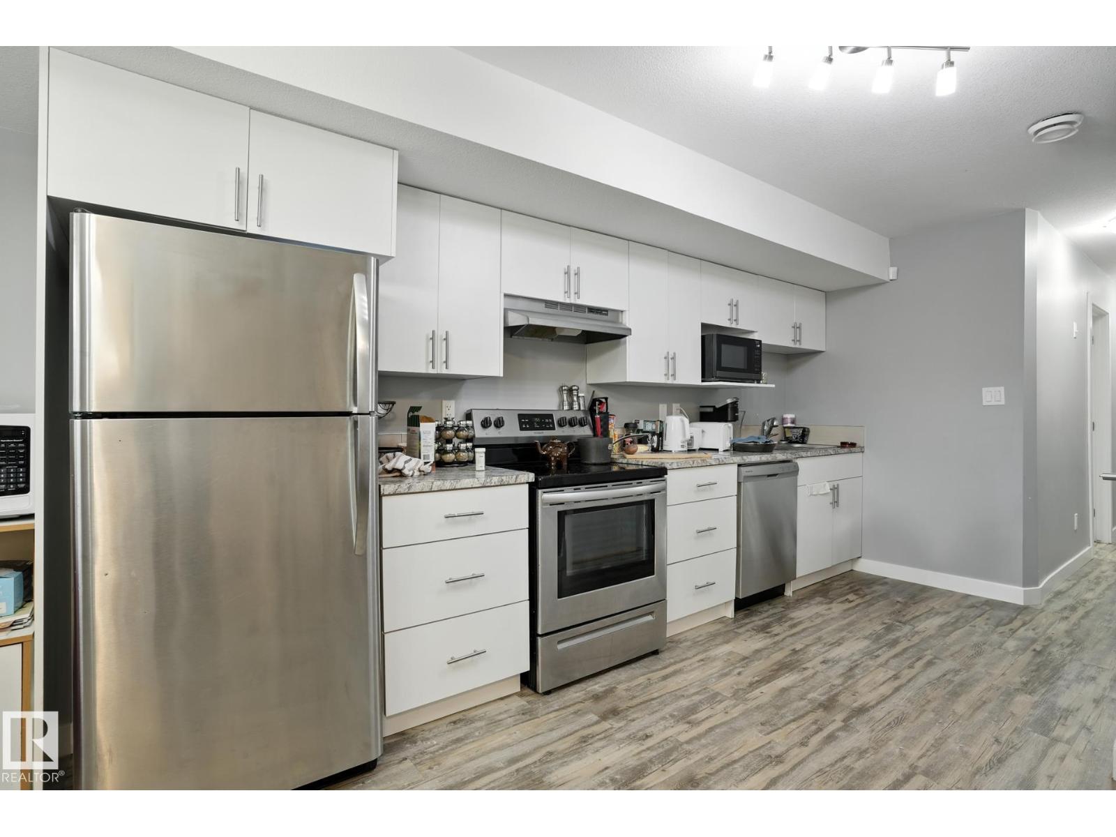 Photo 36 of 10438 154 St Nw, Edmonton AB