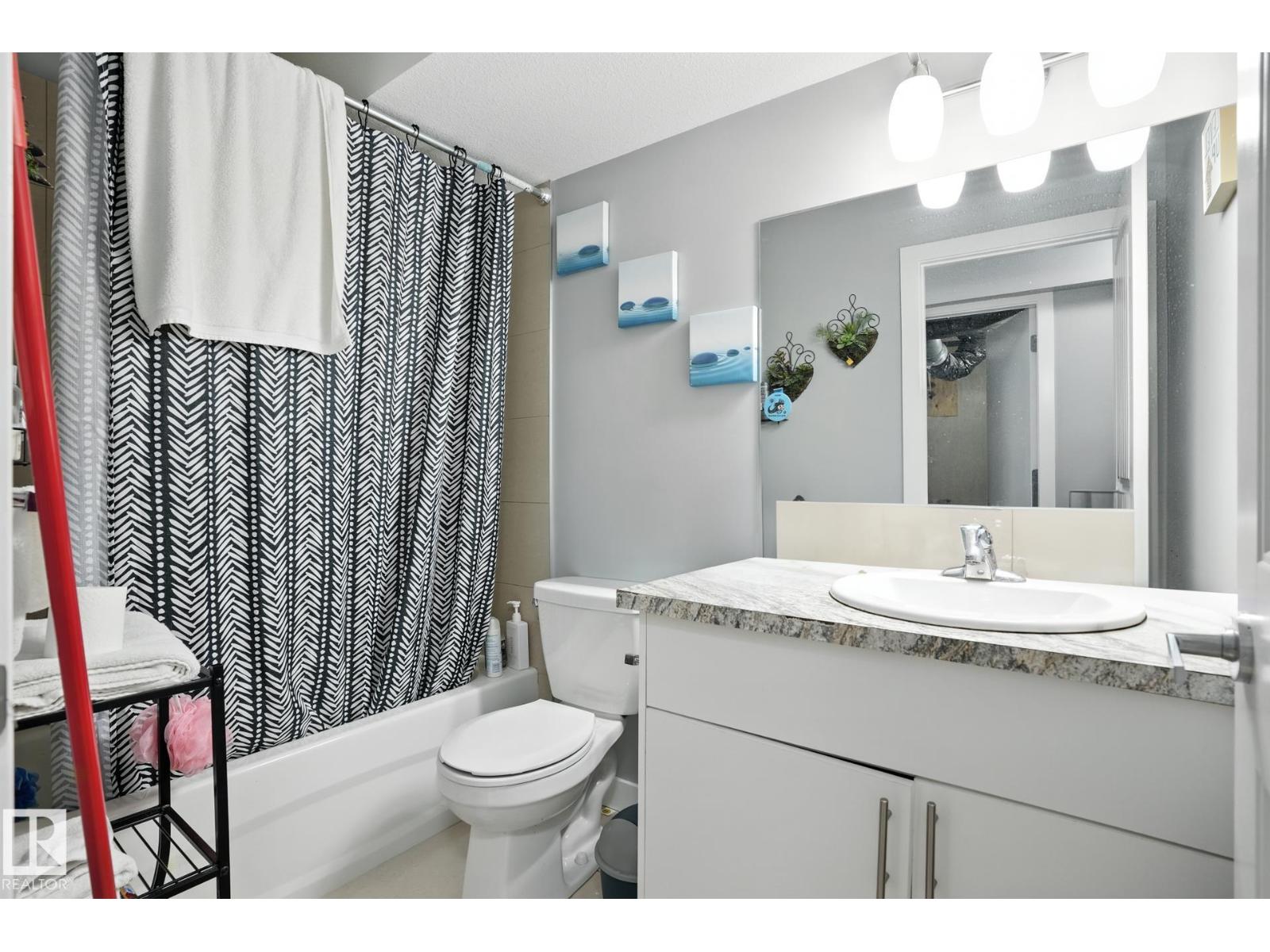 Photo 37 of 10438 154 St Nw, Edmonton AB