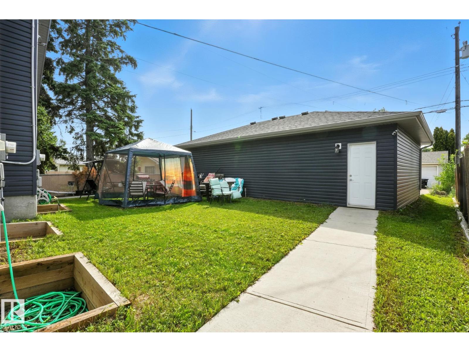 Photo 5 of 10438 154 St Nw, Edmonton AB