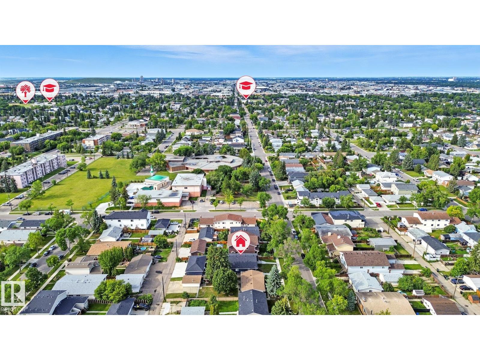Photo 1 of 10438 154 St Nw, Edmonton AB