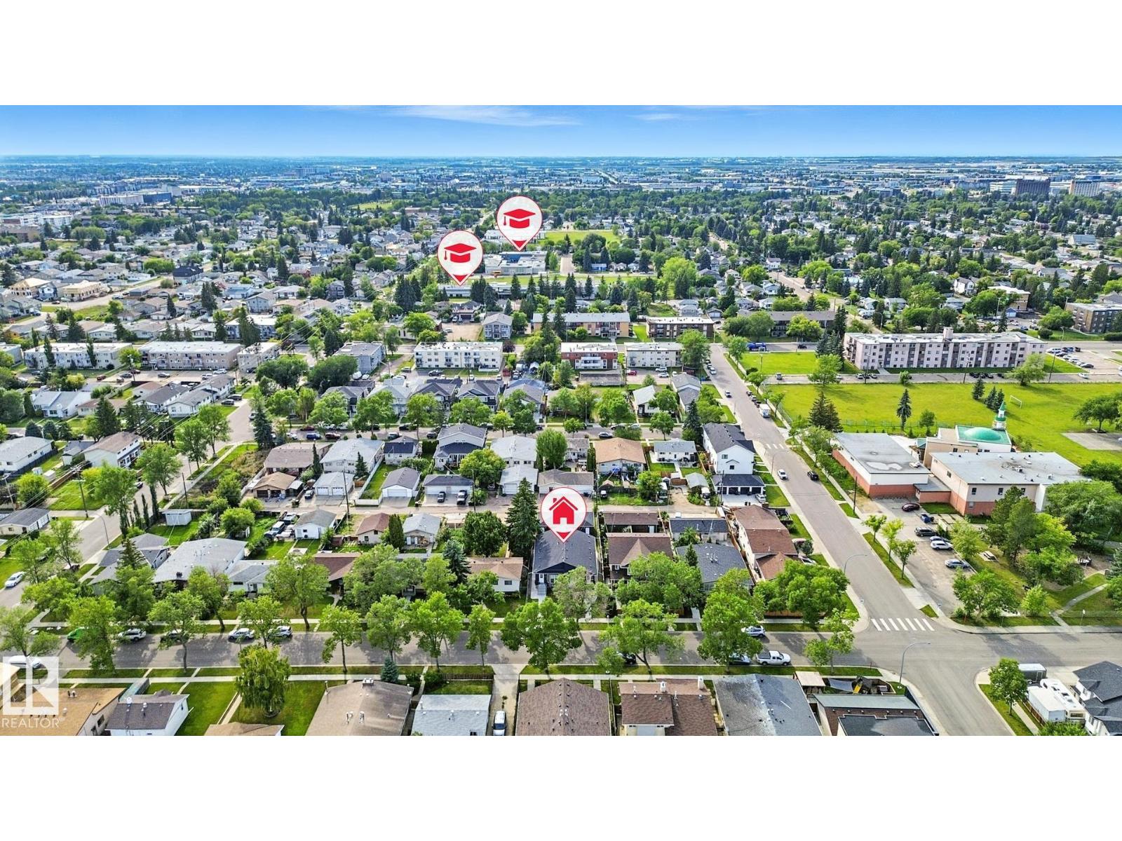 Photo 21 of 10438 154 St Nw, Edmonton AB