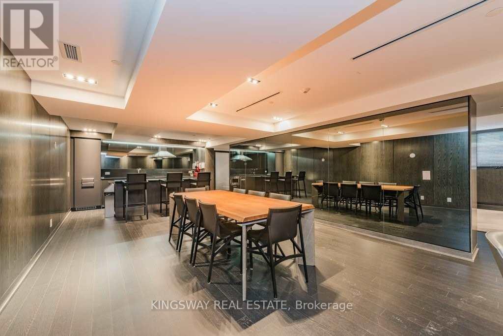 Photo 17 of 307 15 Beverley Street, Toronto ON