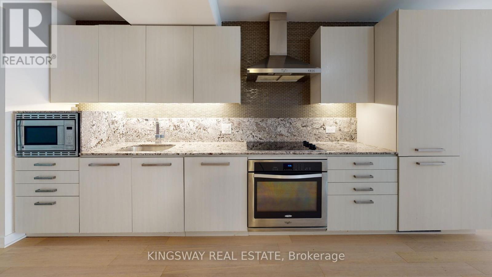 Photo 4 of 307 15 Beverley Street, Toronto ON