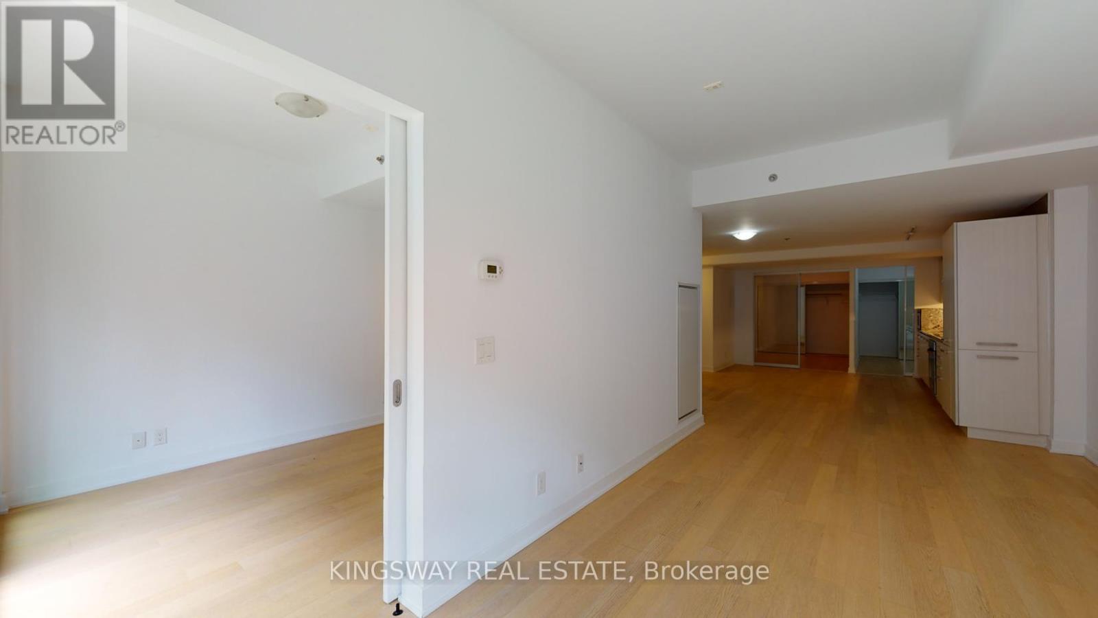 Photo 5 of 307 15 Beverley Street, Toronto ON