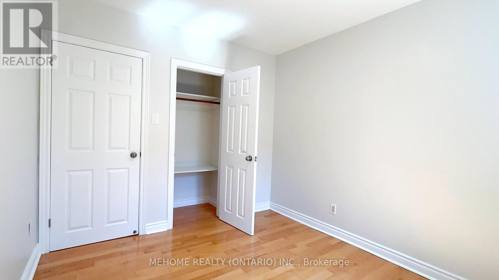 Photo 14 of 493 Lynett Crescent, Richmond Hill ON