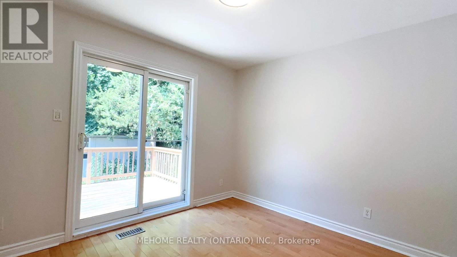Photo 32 of 493 Lynett Crescent, Richmond Hill ON