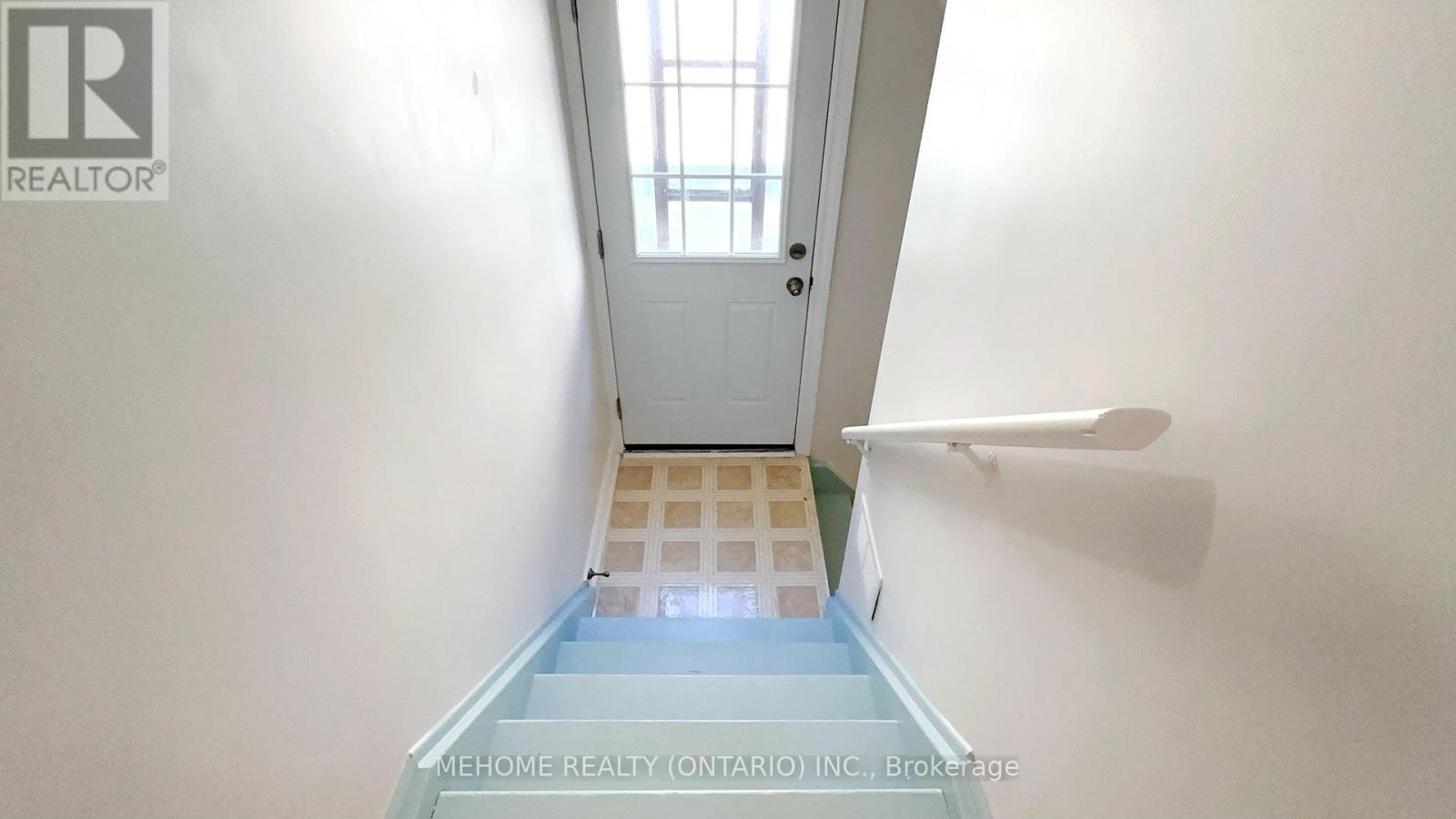 Photo 17 of 493 Lynett Crescent, Richmond Hill ON