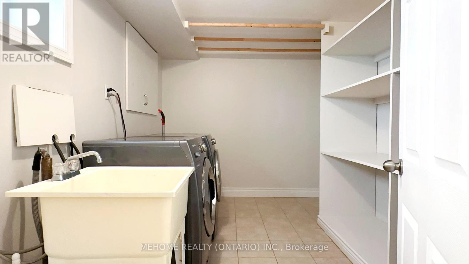 Photo 31 of 493 Lynett Crescent, Richmond Hill ON